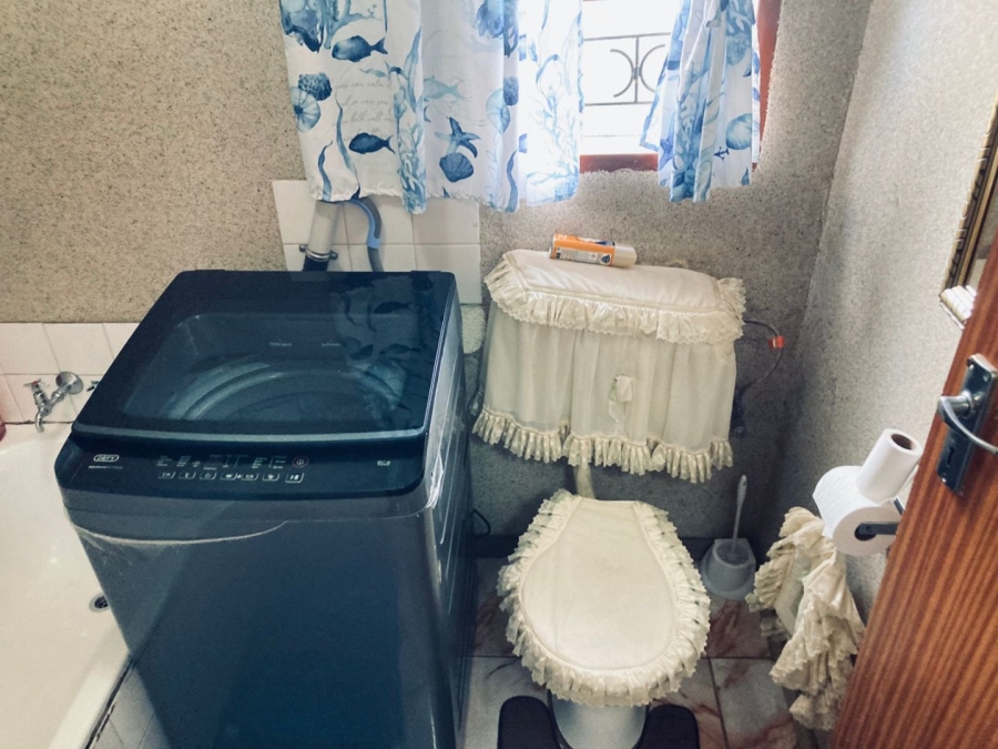 2 Bedroom Property for Sale in Mabopane Unit X North West